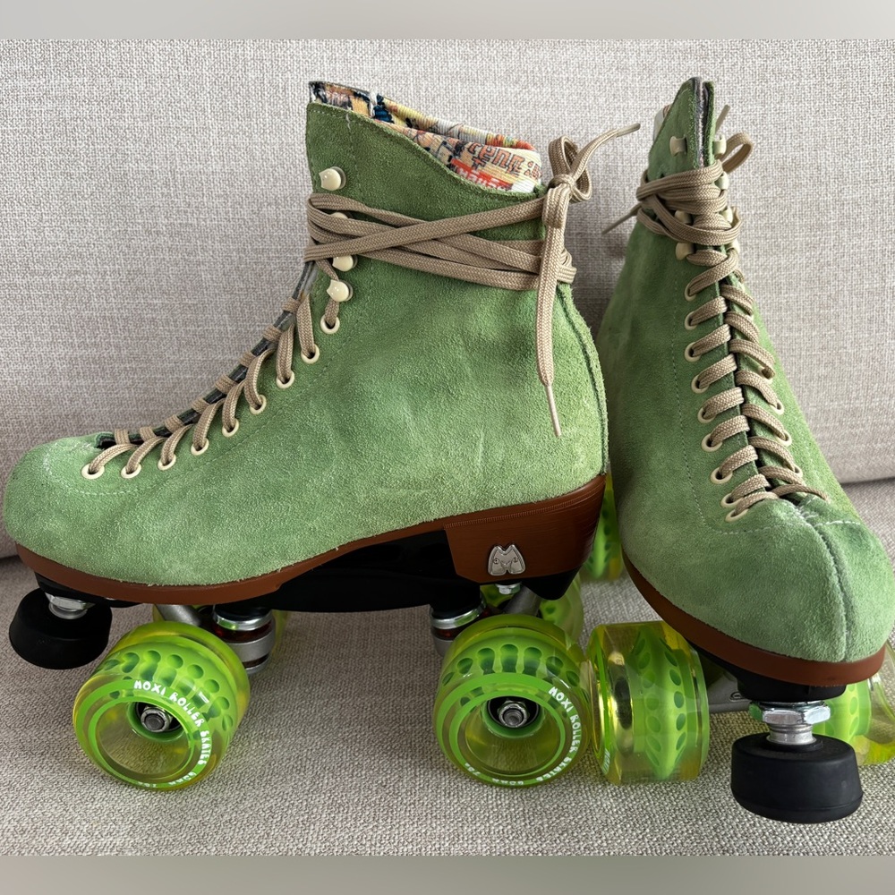 Moxi Lolly Skates in Honeydew SIZE 7 - NEW wheels+Box +Keychain+Tool